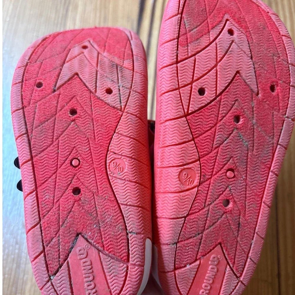 Disney Minnie‎ Mouse Water Shoes Kids Red Polka Dot Striped Bow SIZE 9/10